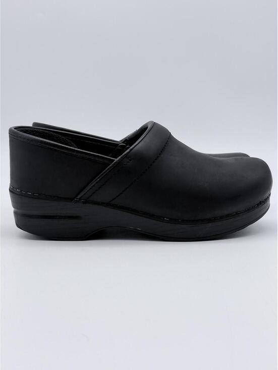 Dansko Shoes - Dansko Professional Clogs, Black Oiled Leather, Womens‎ EU 38 / US 7.5-8